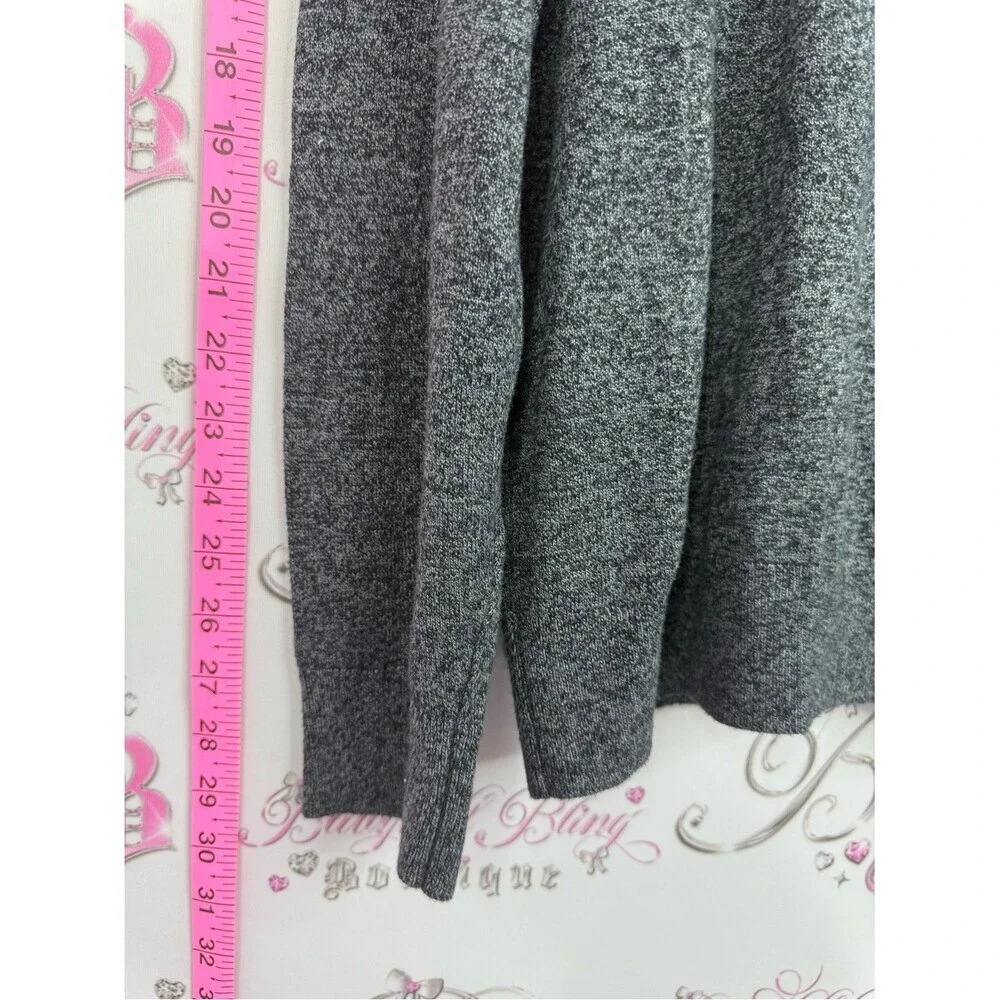 Banana Republic Men’s Heather Gray Crewneck Sweater premium luxe yarn